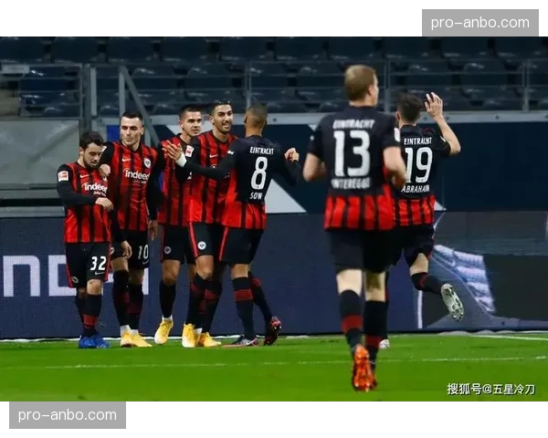 德甲联盟更新裁判通讯设备协议，新设备将提升抗干扰能力与语音清晰度